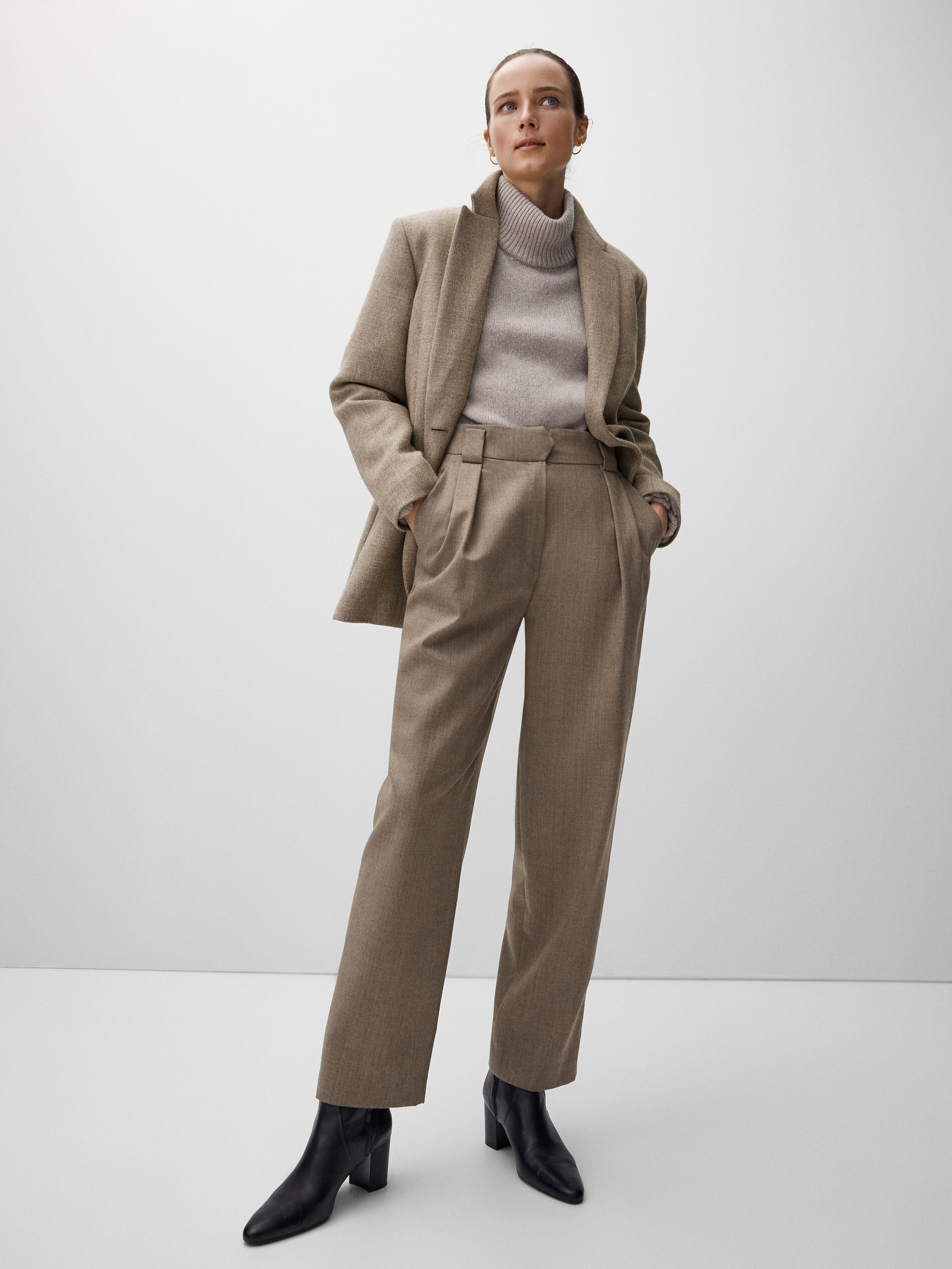 Massimo Dutti - Wool flannel trousers with darts