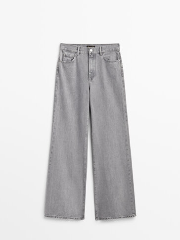 Jeans com cintura subida e wide leg