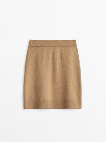 Pletena mini suknja od kuhane vune