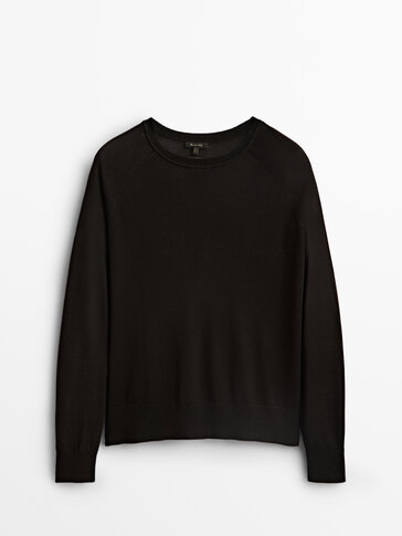sweater black and white
