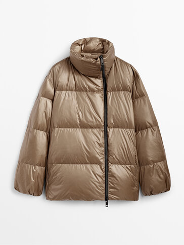 Puffer down jacket with side zip