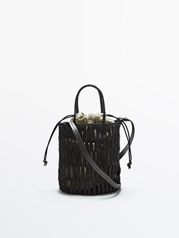 Чанта от плетена кожена с вътрешна чантичка от лен