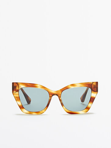 Слънчеви очила със зелени стъкла