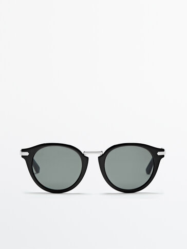 Round sunglasses with metal bridge