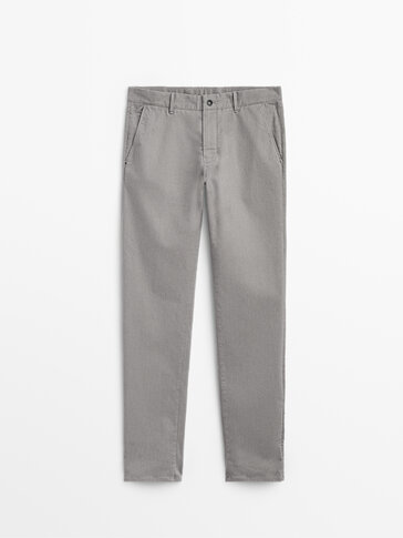Чино панталони од кепер со слим крој