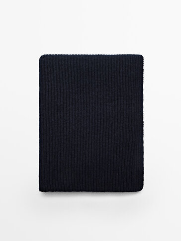 100% wool knit scarf