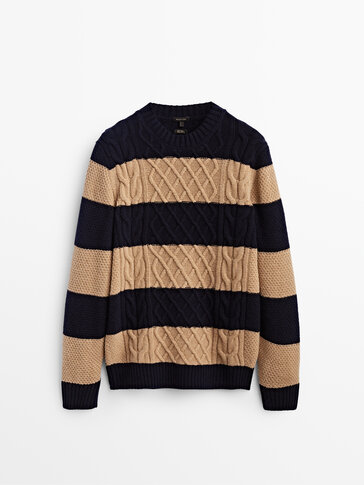 Stribet kabelstrikket sweater i uld
