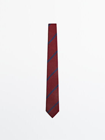 Strukturvævet slips i 100% silke