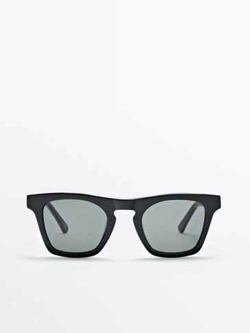 Square sunglasses with resin frames