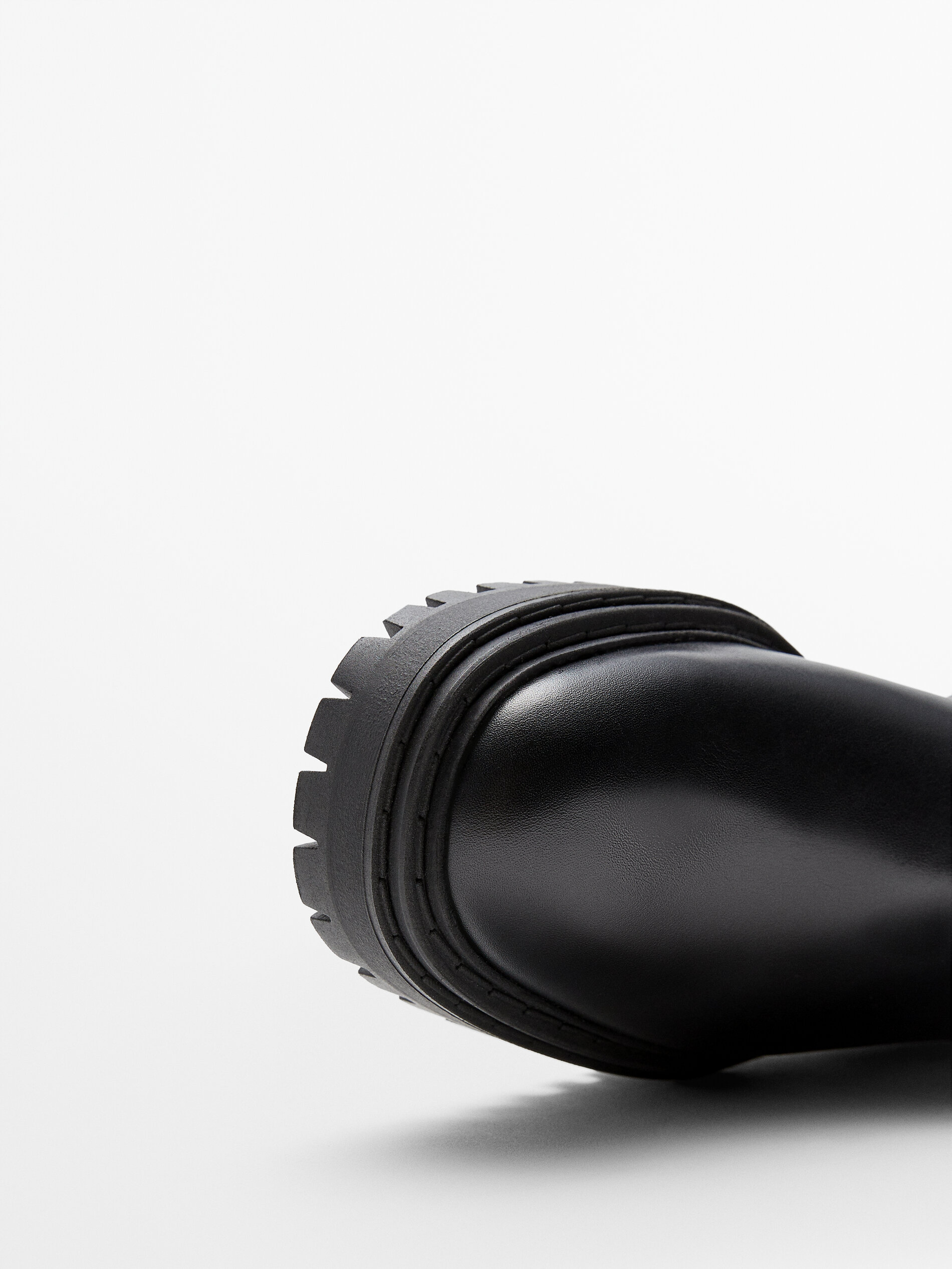 massimo dutti leather chelsea boots with track soles