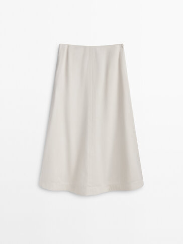 Flared skirt with topstitching detail