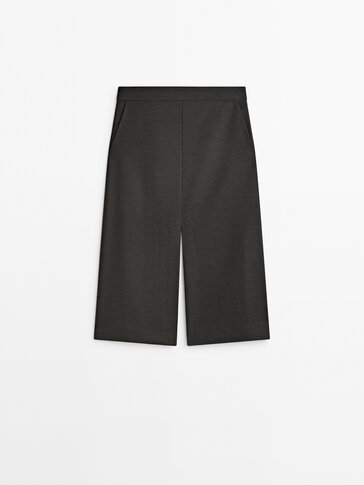 Midi skirt with front slit