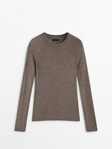 Crew neck ribbed knit sweater