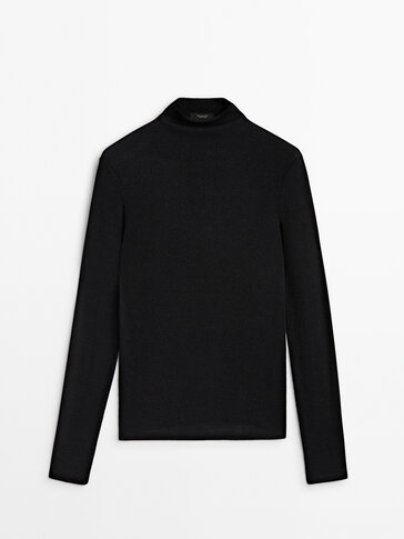 Shiny long sleeve T-shirt · Black · T-shirts | Massimo Dutti