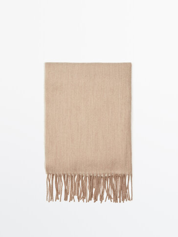 100% wool scarf with fringe detail