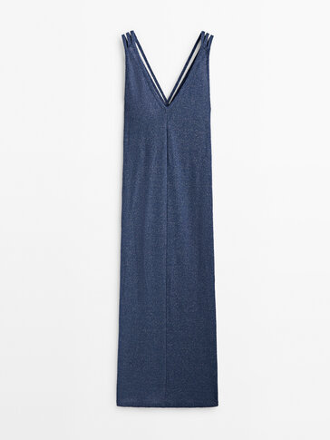Long strappy dress with crossed straps at the back