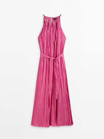 Parlak taşlı pilili uzun halter yaka elbise
