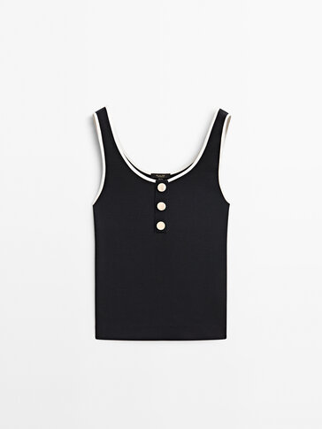 Contrast ribbed top with straps and buttons