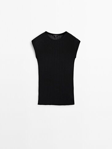 Open knit ribbed crew neck top