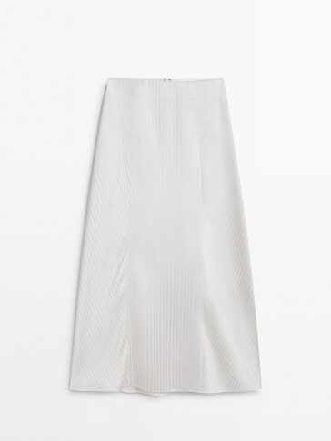 Satenska suknja sa asimetričnim prugama – Studio