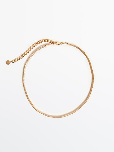 Golden choker necklace -Studio