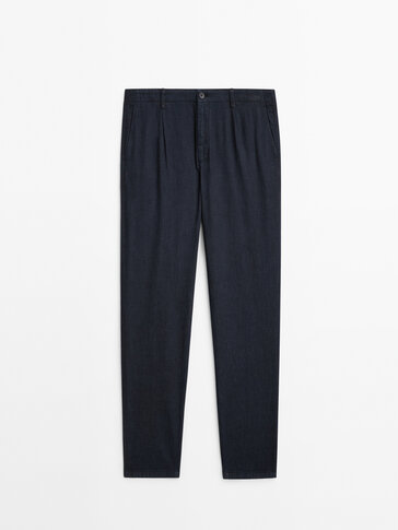 Relaxed fit rinse wash darted jeans