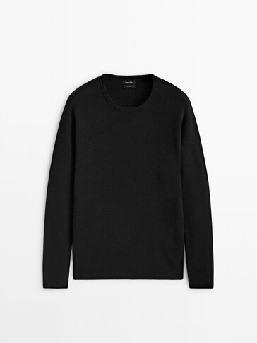 Knit comfort sweater with a crew neck