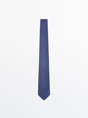 Strukturvævet slips i 100 % silke