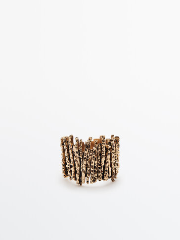 Special textured gold-plated ring