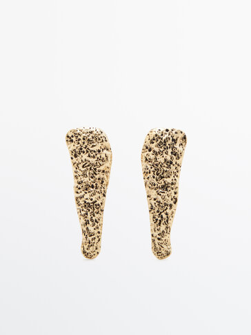 Boucles d’oreilles pendantes texturées plaqué or