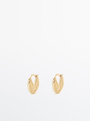 Giotto Dibondon meester gesloten Small gold-plated textured earrings - Massimo Dutti
