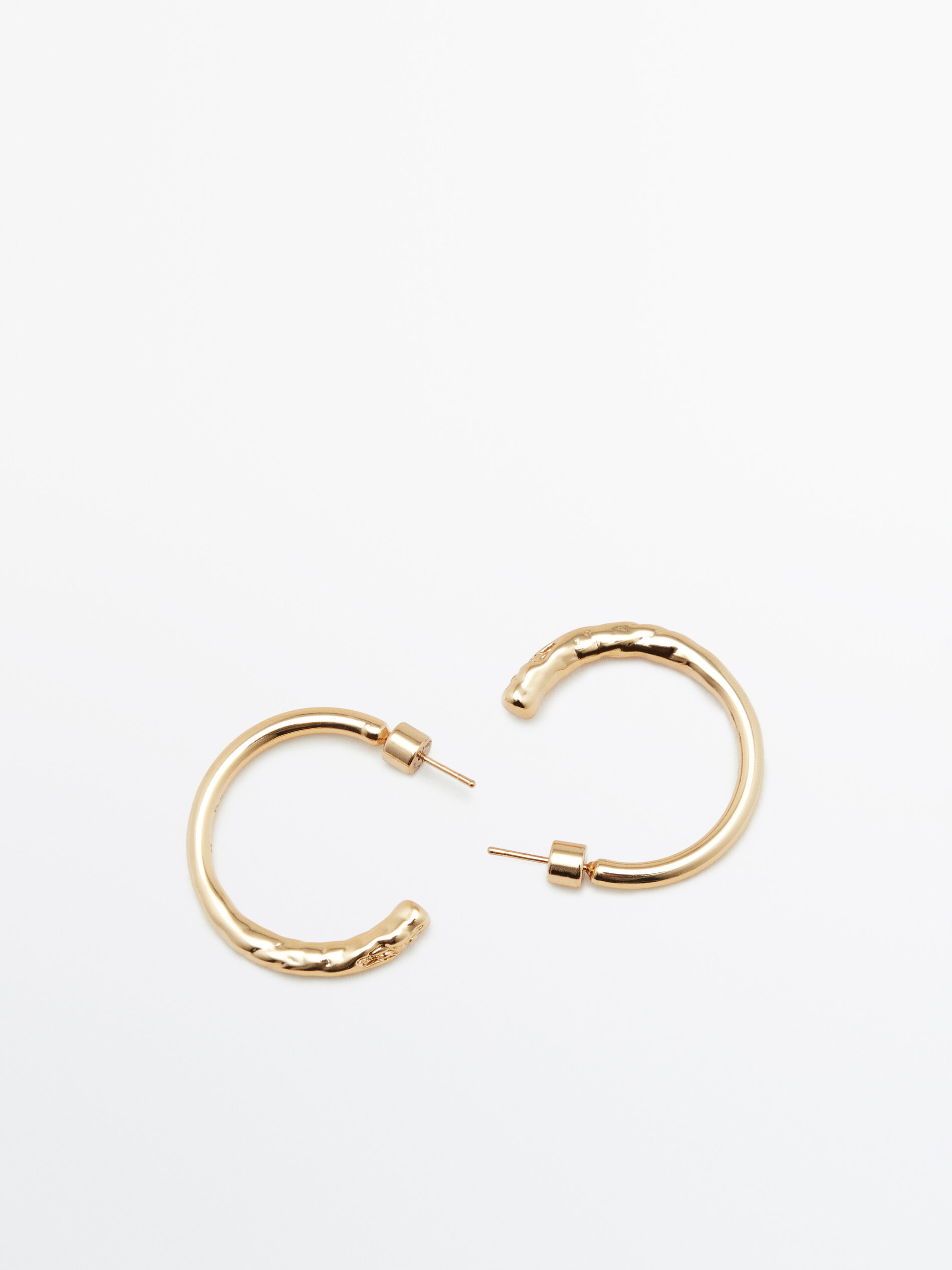 Medium gold-plated textured hoop earrings - Massimo Dutti