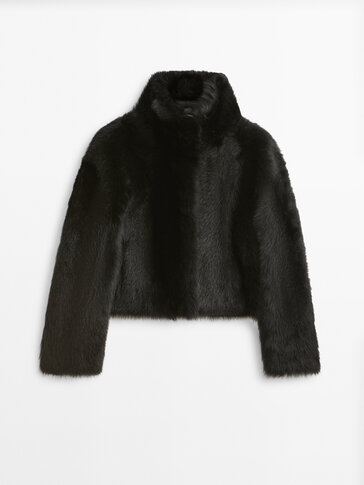 Черная куртка-шуба из кожи и стриженой овчины