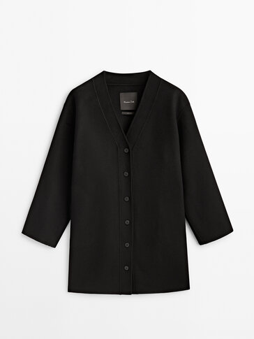 Čierny kabát z vlnenej zmesi s gombíkmi