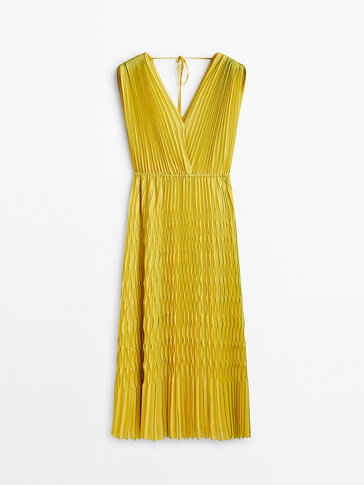 Pleated double V-neck coloured dress