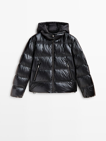 Puffer jacket with contrast hood