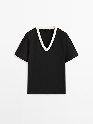 100% cotton T-shirt with contrast V-neck