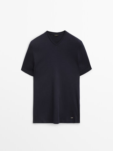 V-neck 100% cotton t-shirt