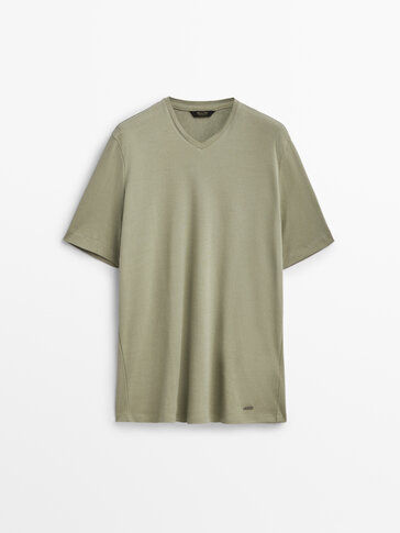 V-neck 100% cotton t-shirt