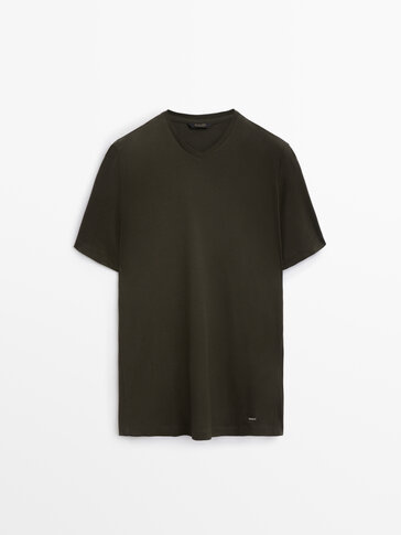 100% cotton V-neck T-shirt