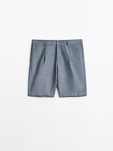 Bermuda shorts with darts in a cotton and linen blend