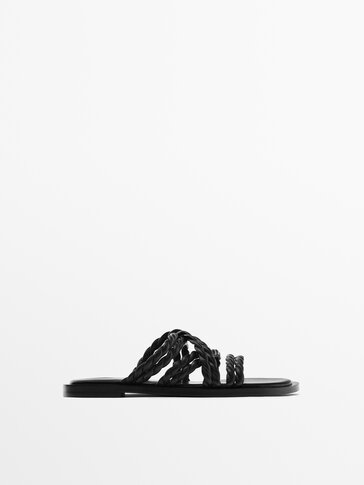 LEDERSANDALEN MIT ROHRFÖRMIGEN RIEMEN