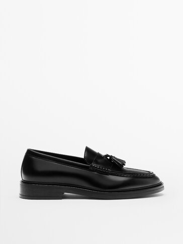 Brushed leather loafers with tassels