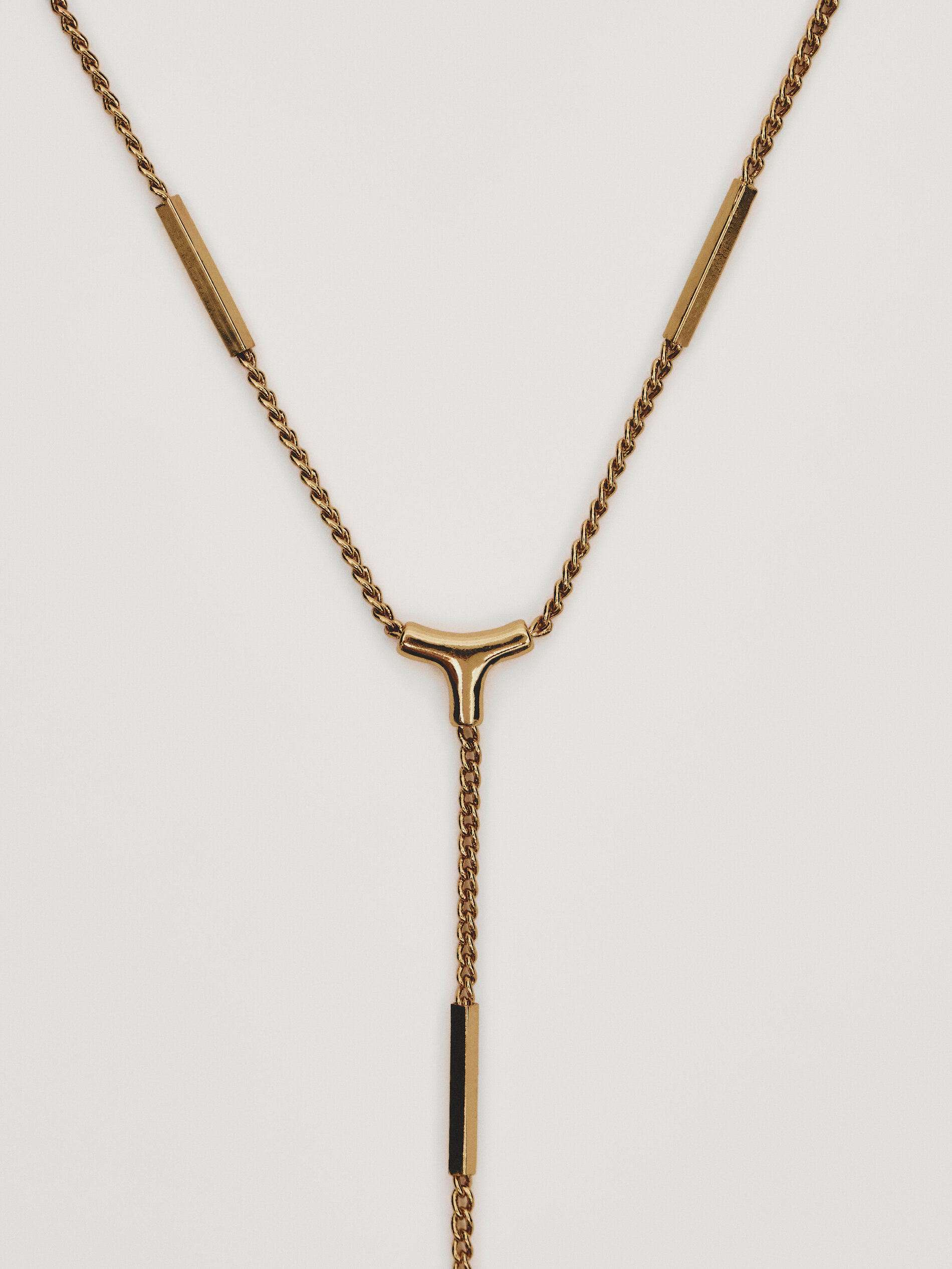 long-necklace-with-inlaid-pieces-golden-accessories-massimo-dutti
