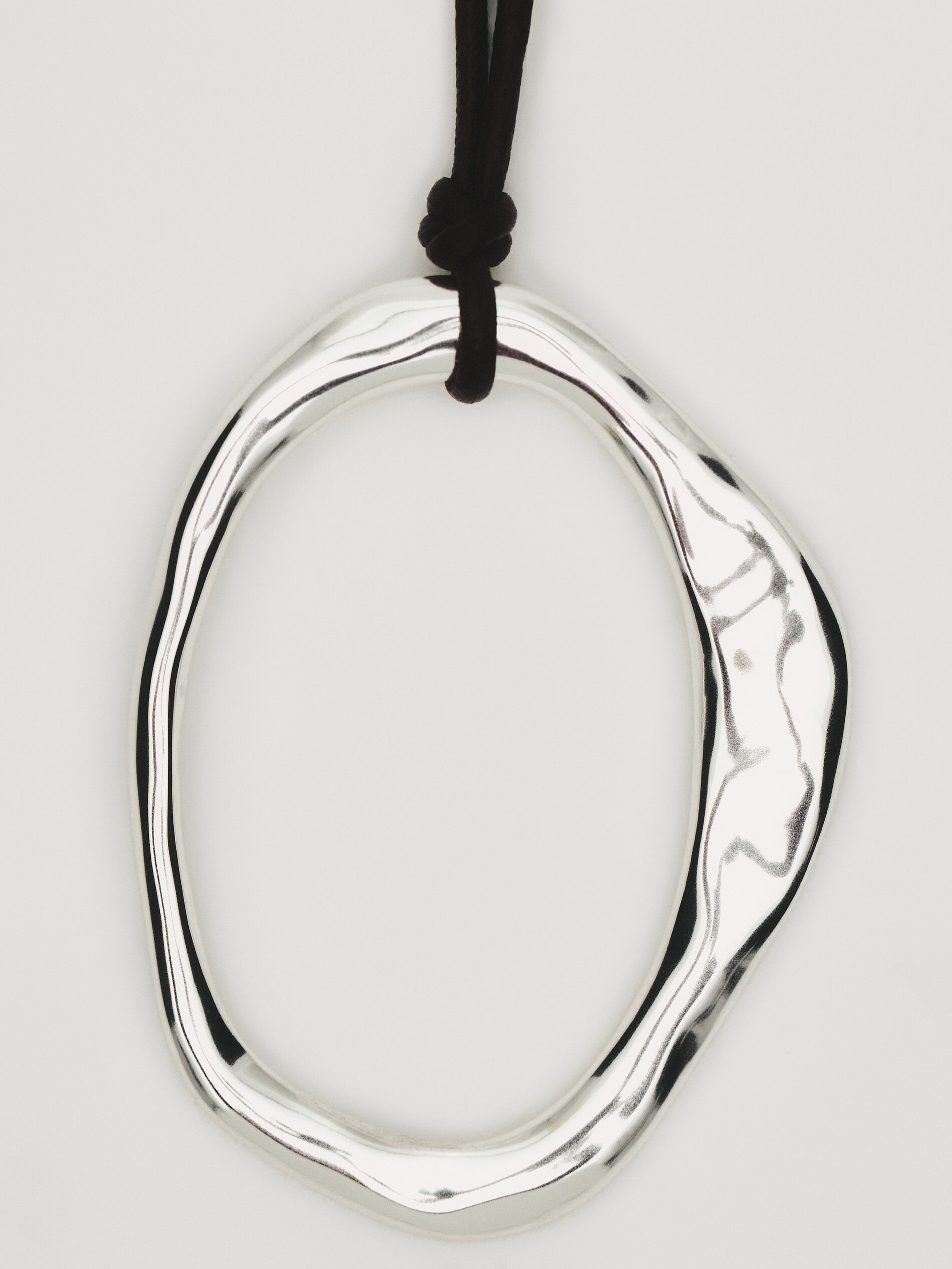 Ip 109 White Oval - izt31tl