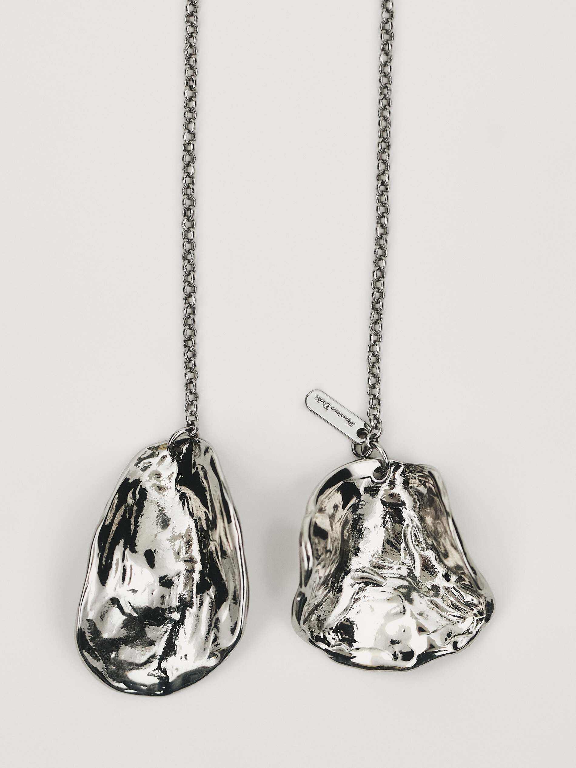 raised-cove-necklace-silver-accessories-massimo-dutti