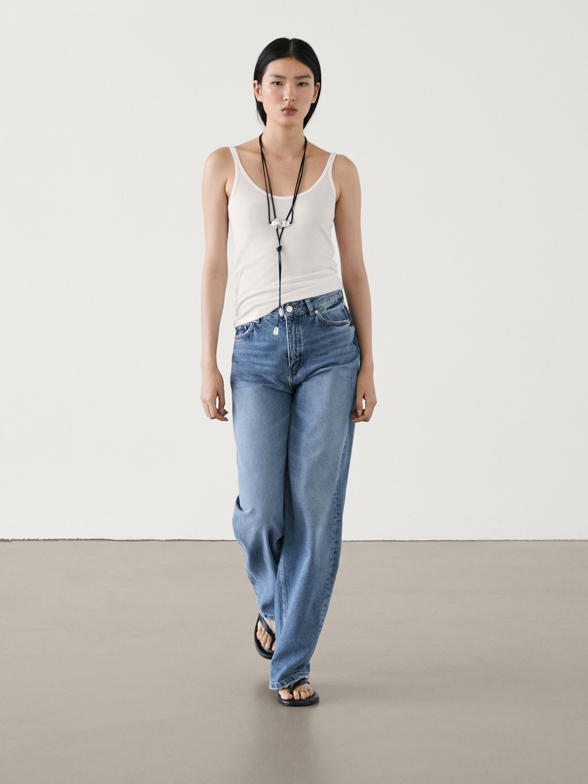 Relaxed fit wide-leg mid-rise jeans · Medium Blue · Dressy | Massimo Dutti