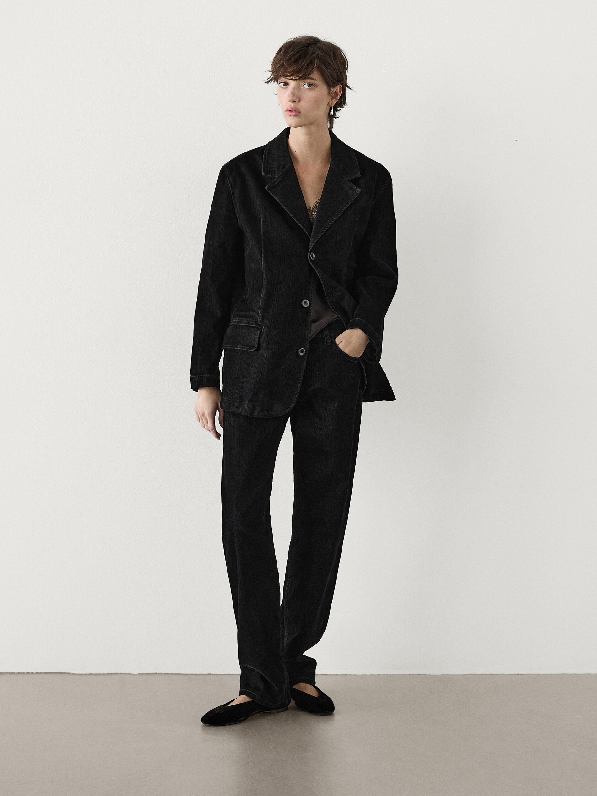 Shop Massimo Dutti Jeans Straight-fit Beflockt In Schwarz