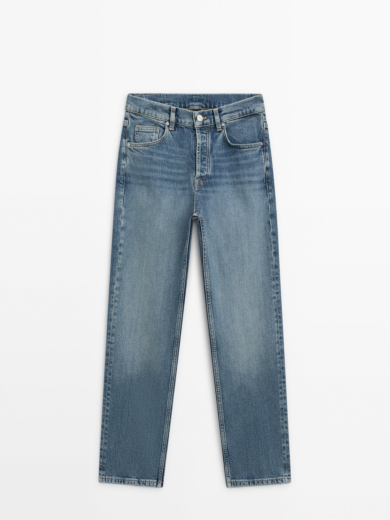 Shop Massimo Dutti Bequeme Straight-fit-jeans Mit Halbhohem Mid-rise-bund In Mittelblau