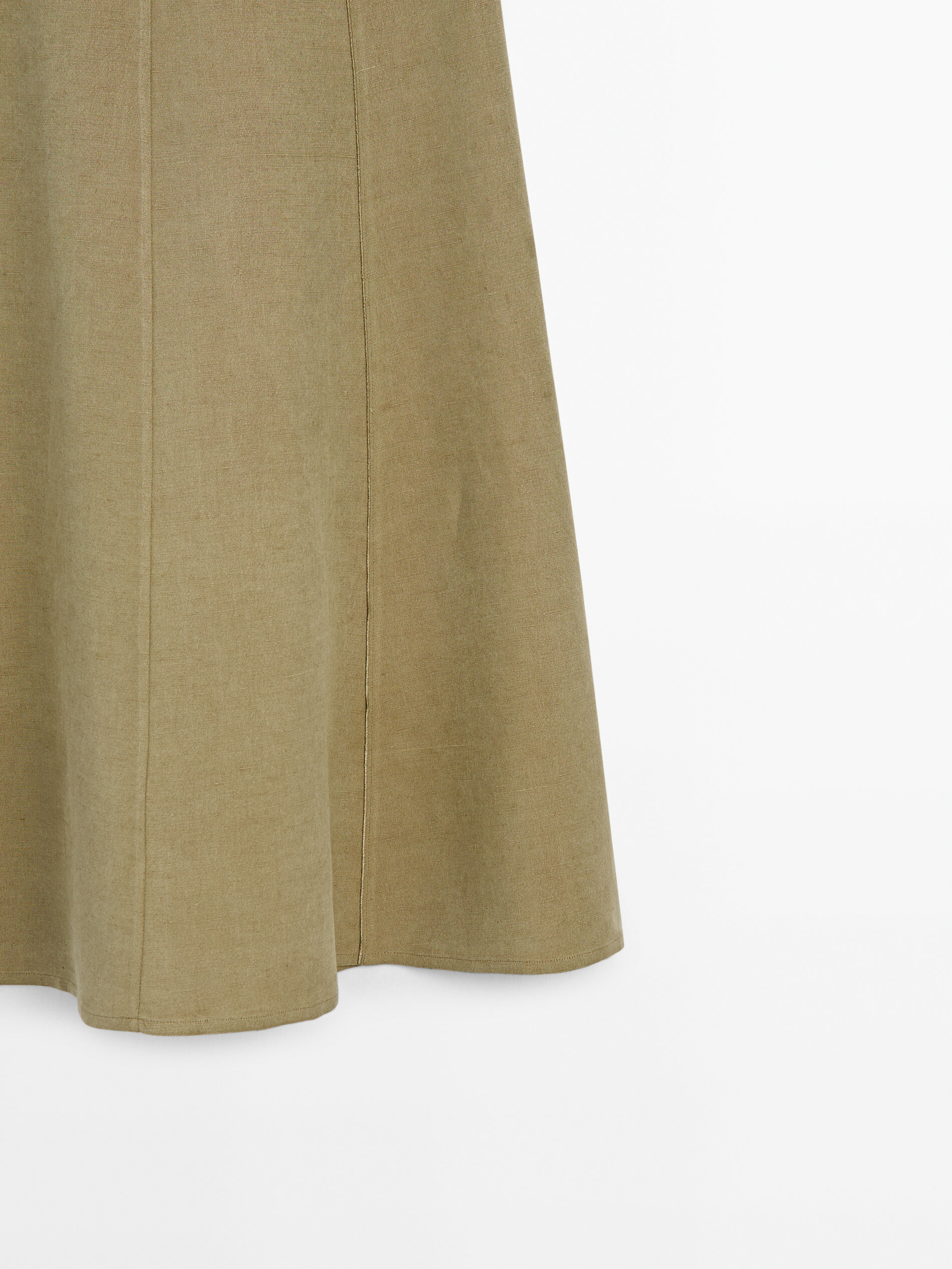 Falda midi con lino detalle costuras